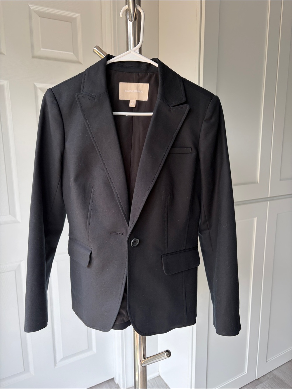 Banana Republic Black Women's Single-Button Blazer, Petite 6.